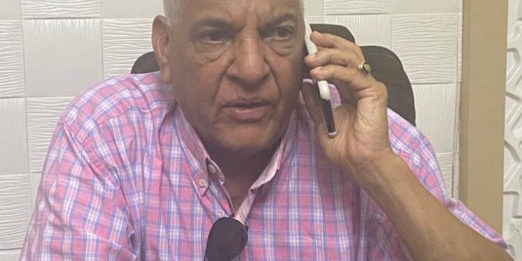 Dirigente del PLD critica bono para compra de útiles escolares