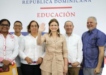 Gobierno entrega nuevo liceo en Cambita El Pueblecito