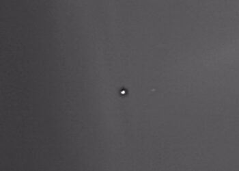 Toman imágenes de la Tierra y la Luna vistas desde Marte a 300 millones de Km