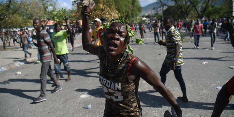 El caos en Haití obliga a salida del personal no escencial de diplomacia de EEUU