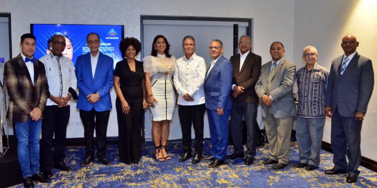 Adompretur ratifica jurado Premio Nacional de Periodismo Turístico Epifanio Lantigua 2023