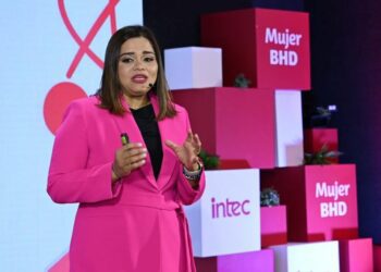 Mayor formación de mujeres en carreras STEM para enfrentar estereotipos culturales