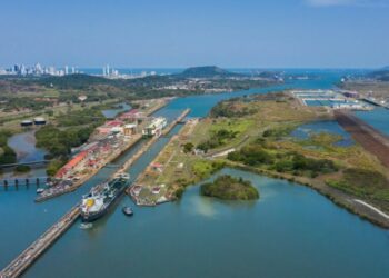 Sequía impacta operaciones del canal de Panamá: Más de 100 barcos en espera