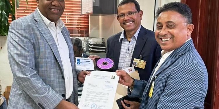 PLD entrega padrón a JCE de más de 2 millones de miembros