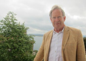 Acusan a director de orquesta de abofetear a un cantante tras una actuación