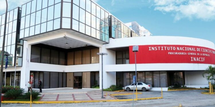 Inacif entrega 15 cuerpos identificados a familiares de víctimas de explosión en San Cristóbal