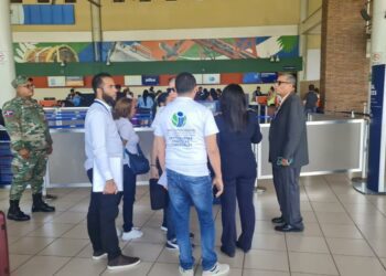 Pro Consumidor interviene aeropuertos para comprobar negligencias de JetBlue