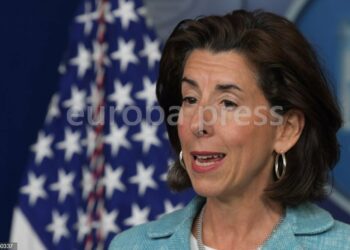 Esto busca la Secretaria de Comercio de Estados Unidos con su visita a China