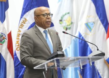 Alfredo Pacheco minimiza el impacto de alianzas electorales de la oposición