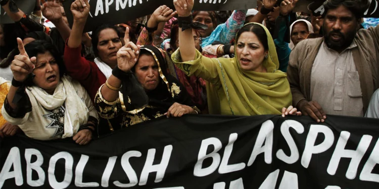 Violencia contra cristianos en Pakistán por acusaciones de blasfemia