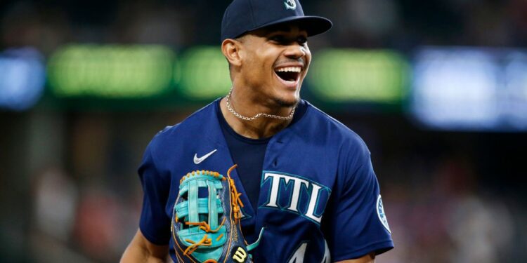 Julio Rodríguez impone nuevo récord con histórica racha de hits en cuatro días