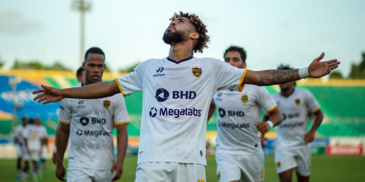 Pantoja remonta ante Vega Real y consigue segundo triunfo al hilo