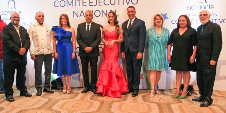 Acroarte juramenta nueva directiva encabezada por Wanda Sánchez