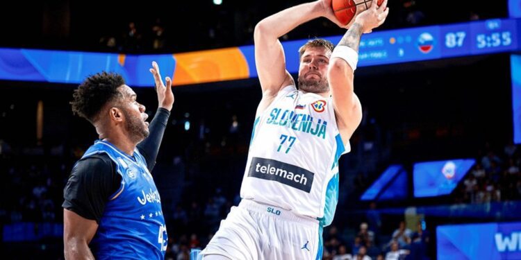 Estados Unidos y Eslovenia empiezan el Mundial de Baloncesto con susto