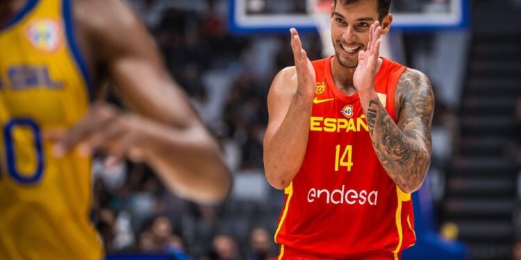 España doblega con firmeza a Brasil y certifica la segunda fase