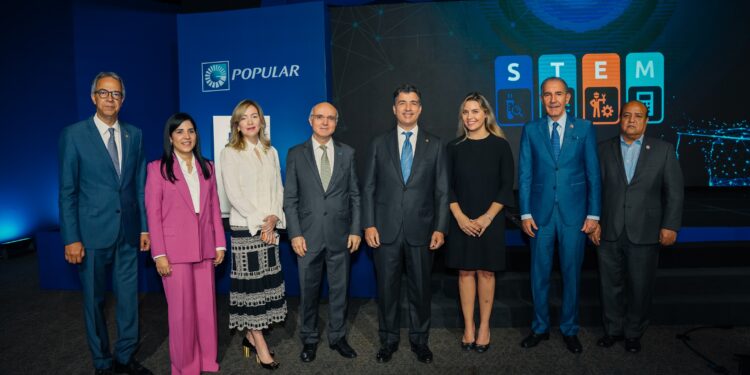 Popular incorpora 55 nuevos becados a su programa de becas