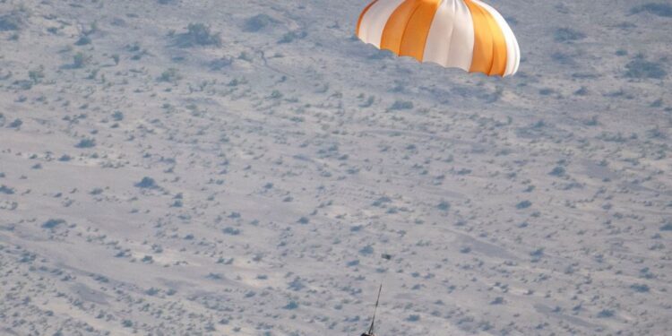 Ciencia.-La NASA ultima preparativos para la llegada de muestras de Bennu