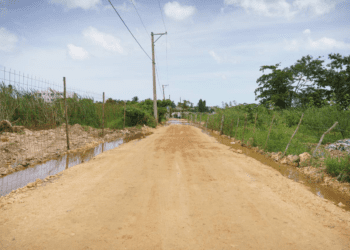 Ministro de Turismo deja iniciados trabajos en vías de Las Terrenas, Samaná