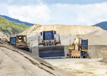 Autoridades de medioambiente allanan minas y empresas de agregados en Navarrete 