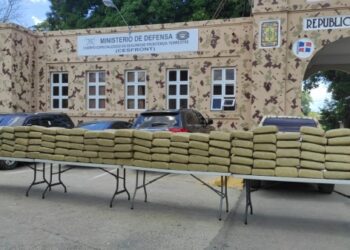 Autoridades ocupan 119 pacas de marihuana en un camión abandonado en la frontera