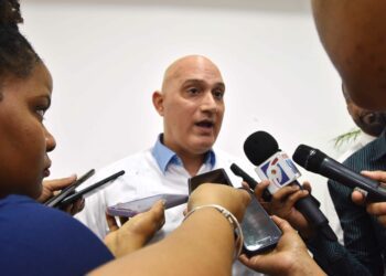 Ministro de Economía enfatiza que no habrá definiciones tributarias en el presente Gobierno