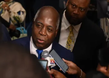 Gobierno de Bahamas anuncia desplegará tropas en Haití