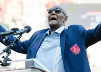 Exaltado al Salón de la Fama de los Bravos: