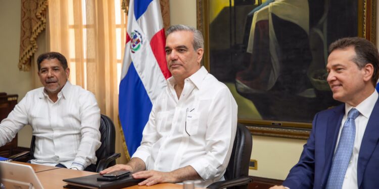 Abinader, Comisión Interministerial y arroceros dan seguimiento al diálogo del arroz en el DR-Cafta