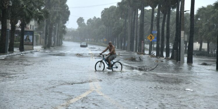 Tormenta Franklin con mucha lluvias provocando inundaciones y desborde de ríos