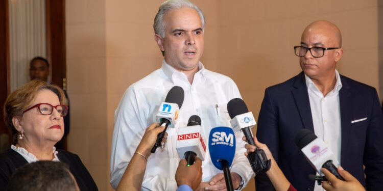 Tras reunión en Palacio Gobierno anuncia medidas ante paso   de tormenta tropical Franklin