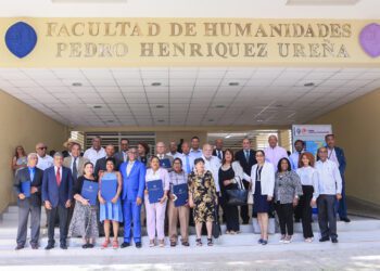 Escuela de Comunicación Social de la UASD rinde homenaje a profesores jubilados
