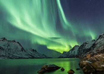 El campo geomagnético protege a la Tierra de las lluvias de electrones