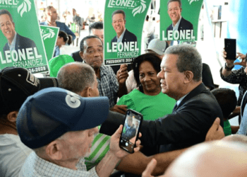 Leonel Fernández inicia periplo por Estados Unidos