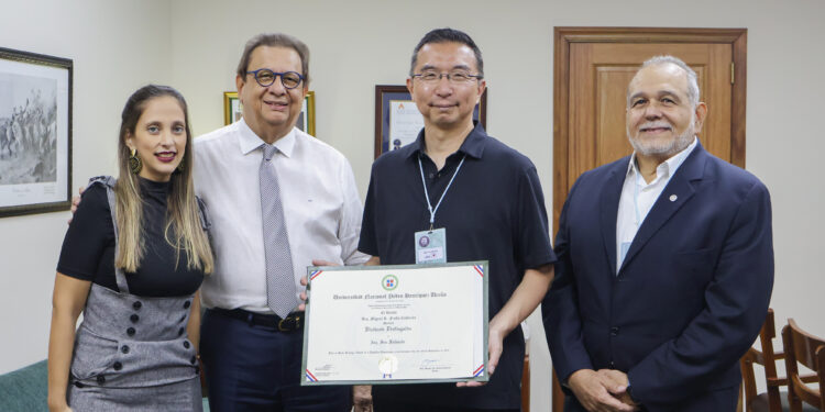 UNPHU fortalece vinculación internacional con la visita del arquitecto japonés Sou Fujimoto