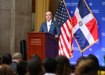 Presidente Abinader habla de crisis con Haití, en Universidad de Columbia  Nueva York