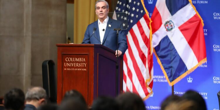 Presidente Abinader habla de crisis con Haití, en Universidad de Columbia  Nueva York