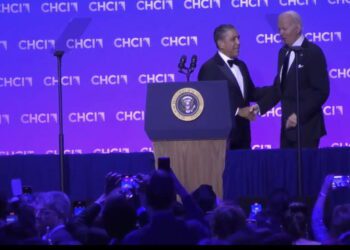 Biden dice ha creado 13,5 millones de empleos, cuatro millones fueron para latinos