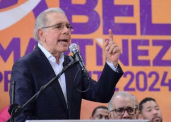 Danilo Medina reitera llamado a votar "morado" en las elecciones de 2024