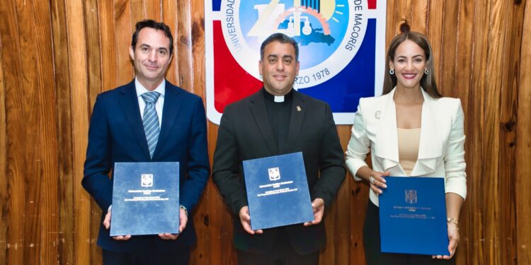 Acroarte, UCNE y Euroinnova Internacional firman convenio de colaboración educativa