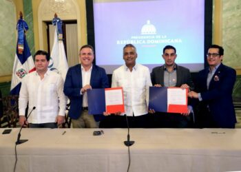 Gobierno oficializa el primer contrato de alianza público-privada