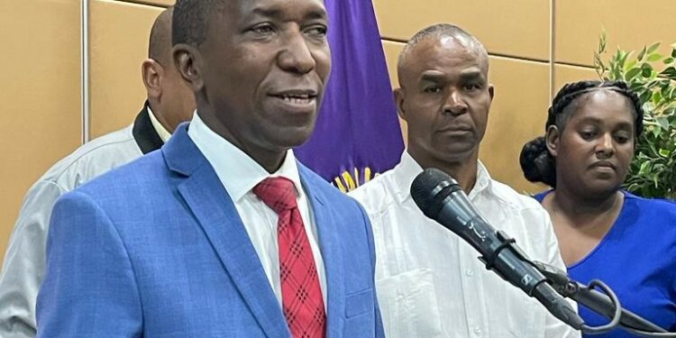 El PLD denuncia improvisación y desorden en el inicio del año escolar