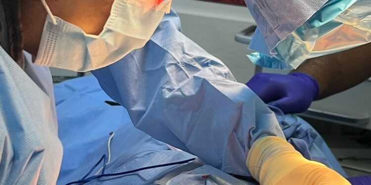 Realizan con éxito Jornada de Electrofisiología