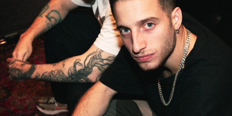 Residente lanza "Problema Cabrón" con un fuerte mensaje social