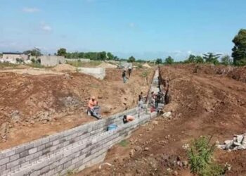 Bandas impiden a ciudadanos haitianos rellenen canal en construcción del Río Masacre