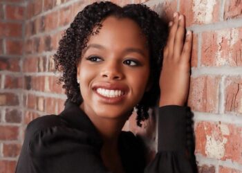 Charlize Morrison Jiménez gana siete categorías literarias de los Scholastic Art & Writing Awards"