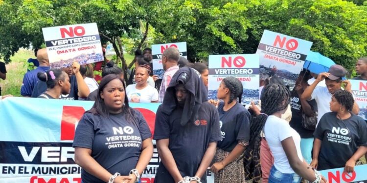 Comunitarios de Mata Gorda vuelven a protestar en contra de relleno sanitario