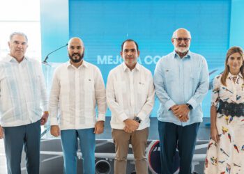 Air Century anuncia nuevas rutas y centro de conexiones