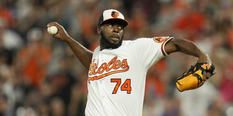 Dominicano Félix Bautista se someterá a cirugía Tommy John