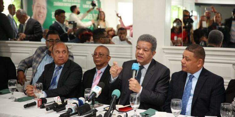 Leonel informa que la Fuerza del Pueblo superó meta de dos millones de afiliados