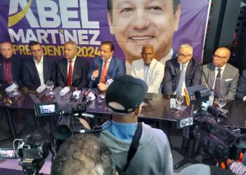 Abel Martínez acusa al gobierno de complicidad en desvío de aguas río Masacre en Haití